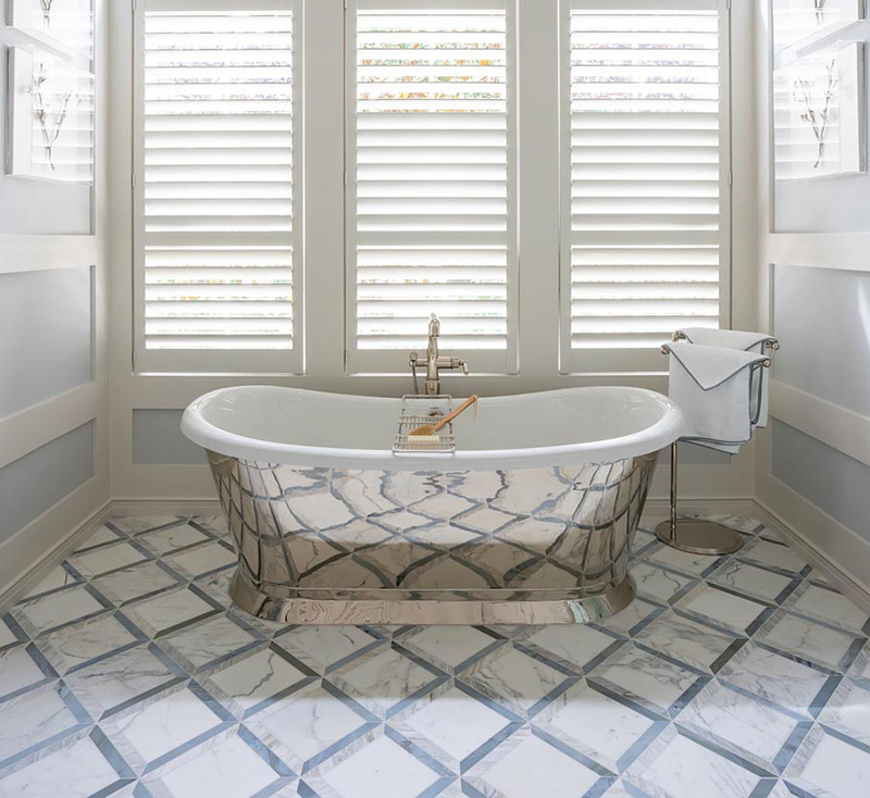 Hampton Lane Bath Tub