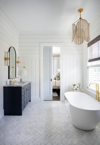 Harrier St bathroom vanity and tub