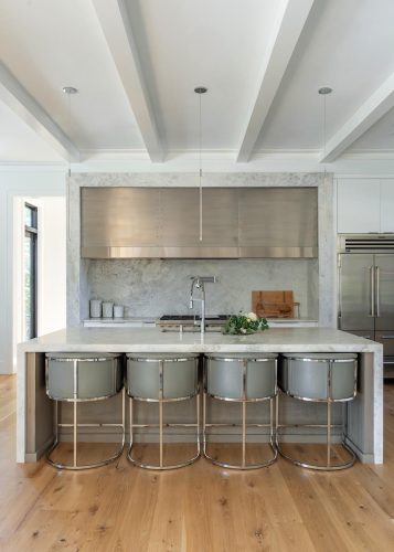 Lavington kitchen island & bar stools