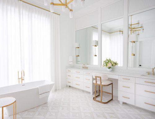 Golf Course Drive large mirror, vanity, & tub