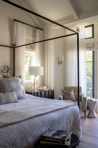 Parader Circle bedroom 1