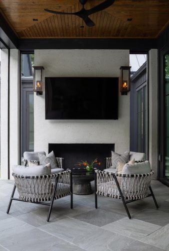 Palmetto Bluff Road Outside Lounge